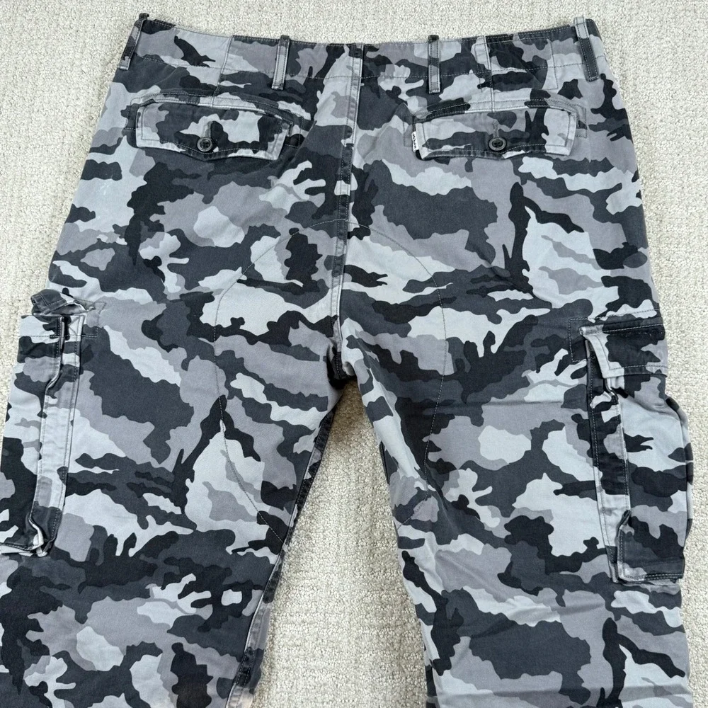 Levi's Mens 34x34 (Actual 34x32) Gray Camouflage Straight Leg Cargo Pants